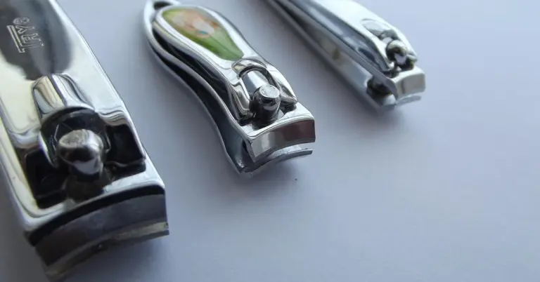 Three nail clippers for trimming mouse nails.